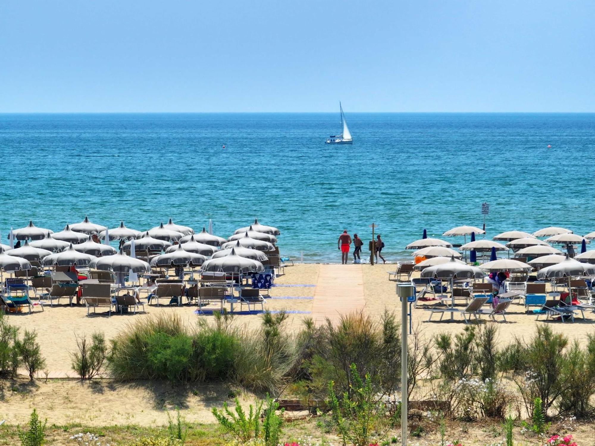 Il Tridente Camping Village 比比翁 外观 照片