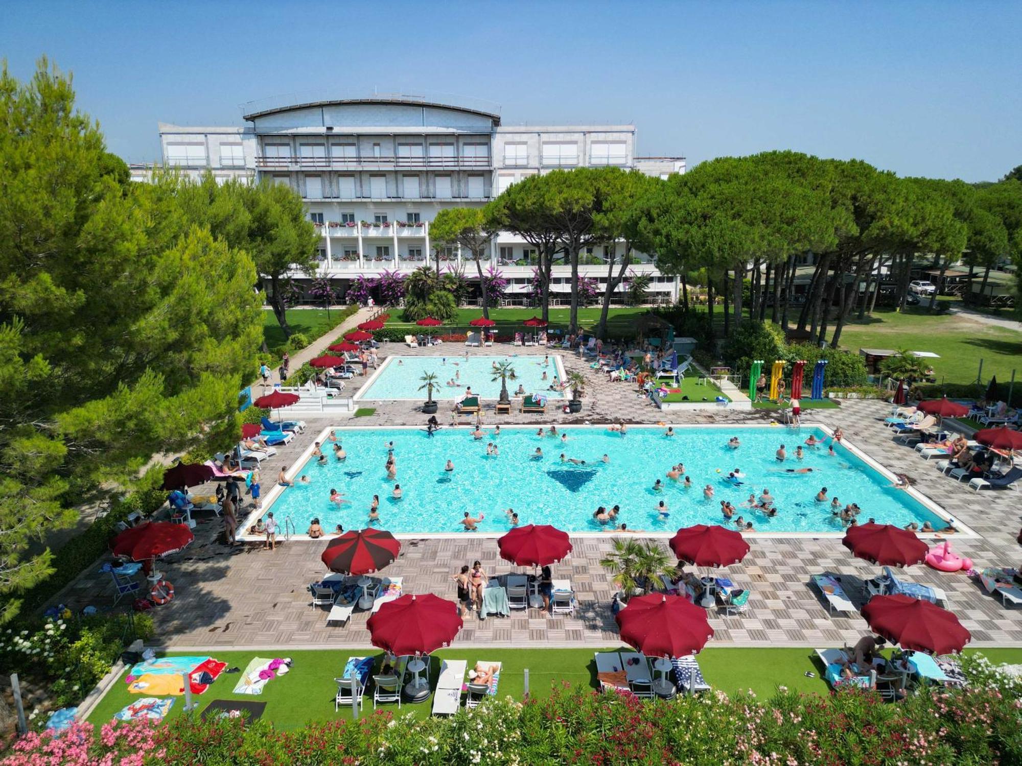 Il Tridente Camping Village 比比翁 外观 照片